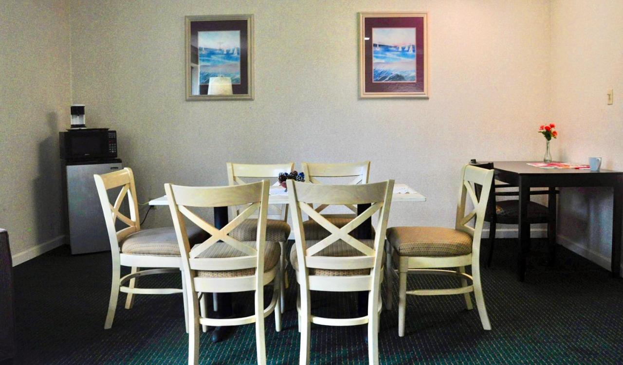 Azalea Inn&Suites Wilmington Exterior foto