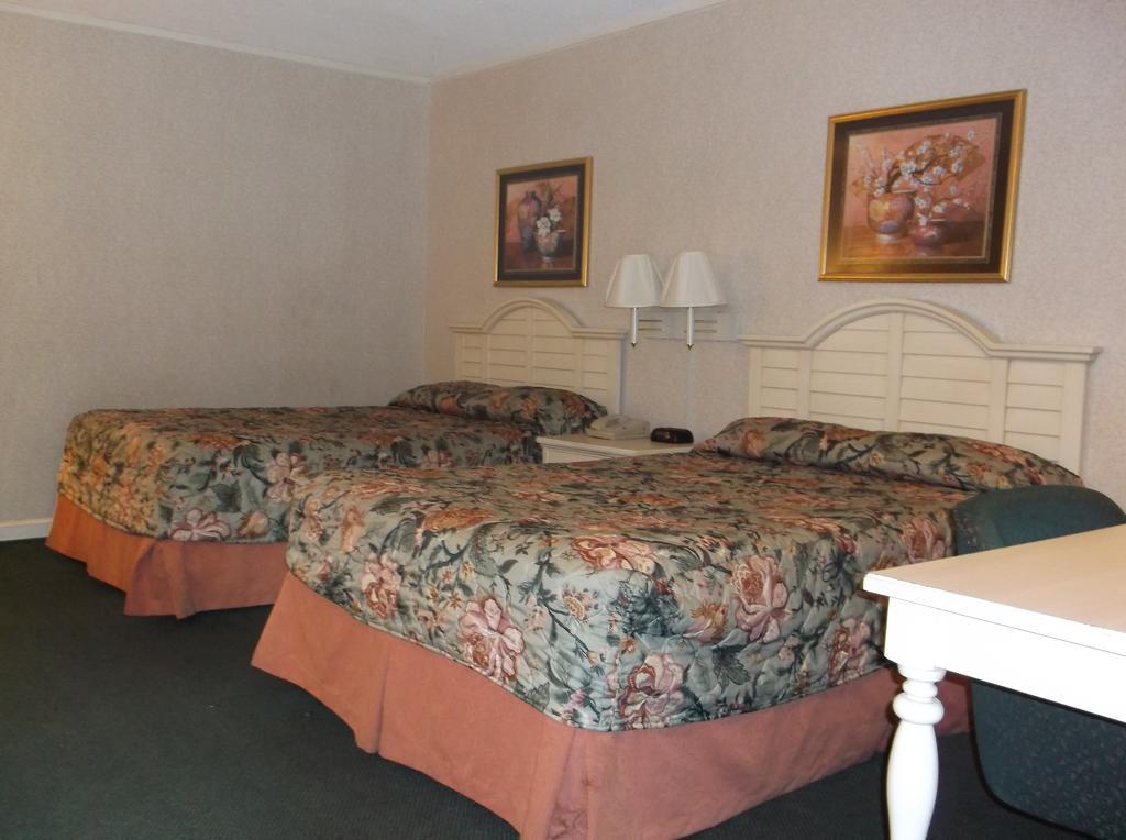 Azalea Inn&Suites Wilmington Cameră foto